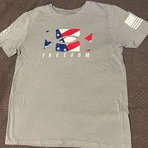 Boys Youth LG - Grey Under Armor Freedom Tee